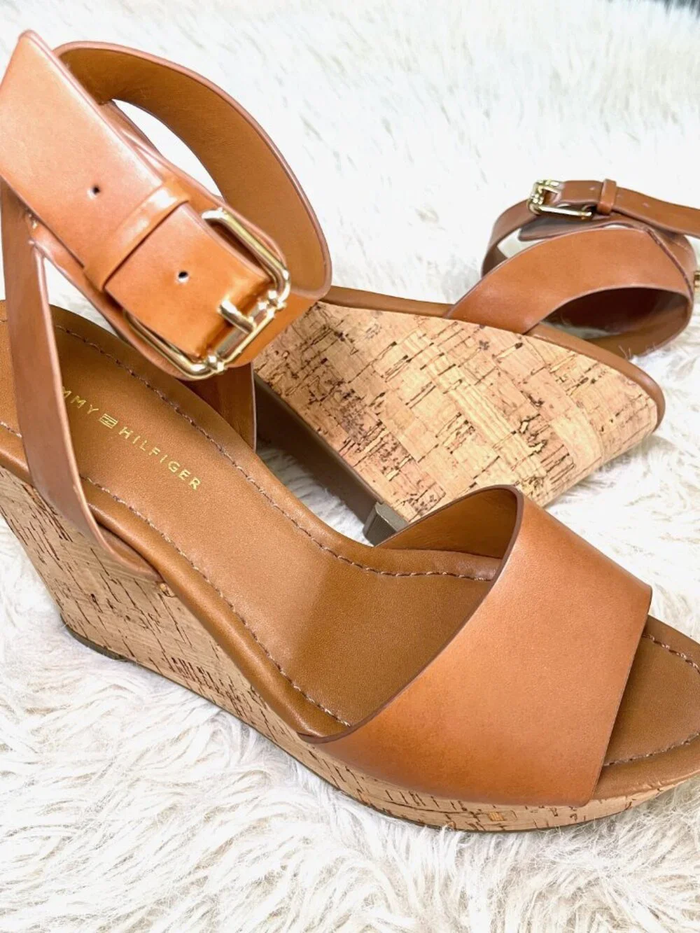 Tommy Hilfiger Tan Cork Wedge Sandals – New / Never Worn - Sz 7.5 - Picture 4 of 7